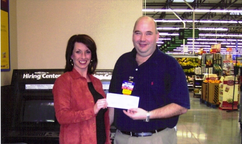 Wal-Mart Donates $2000 To Clyde Nix Public Library archive photo